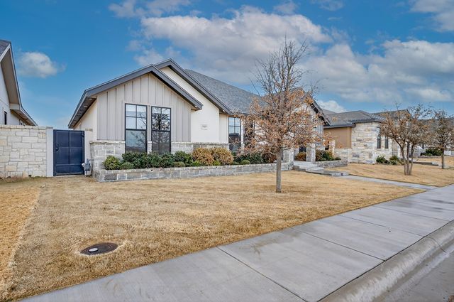 5809 Val Verde Dr, Midland, TX 79707