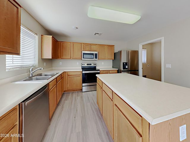 1083 W DESERT BASIN Drive, San Tan Valley, AZ 85143