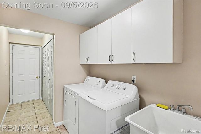 46124 Allenton Drive, Macomb, MI 48044