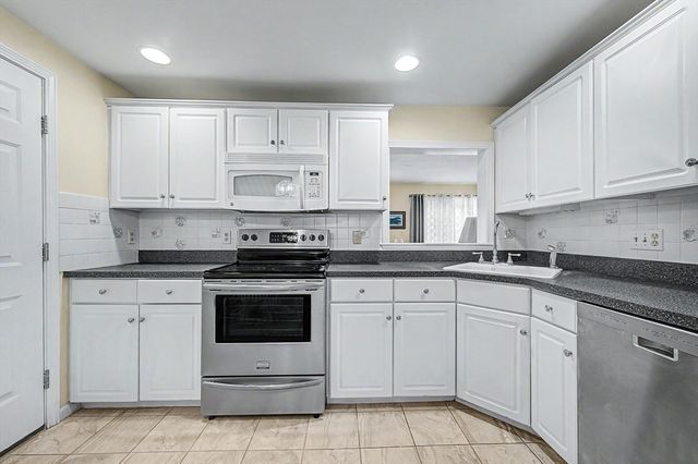 20 Cinnamon Circle 20, Walpole, MA 02081
