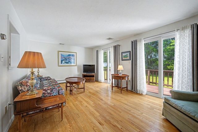20 Cinnamon Circle 20, Walpole, MA 02081