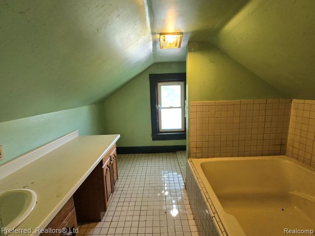 9512 Mccrone Road, Milan, MI 48160