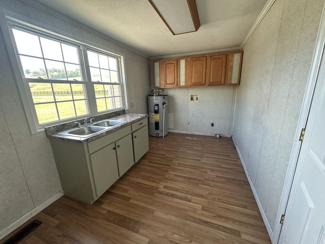 336 Oscar Crowell Rd, Beechgrove, TN 37018