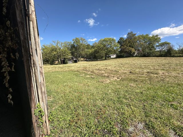 336 Oscar Crowell Rd, Beechgrove, TN 37018