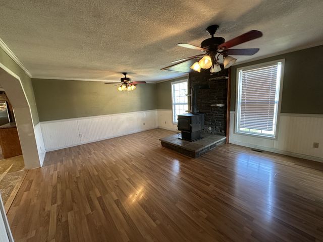 336 Oscar Crowell Rd, Beechgrove, TN 37018