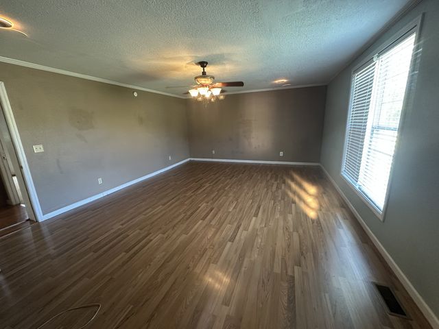 336 Oscar Crowell Rd, Beechgrove, TN 37018