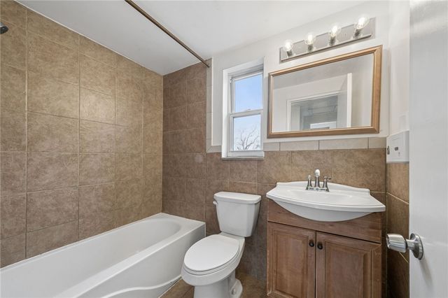 1169 Mccabe St, Stanton Heights, PA 15201