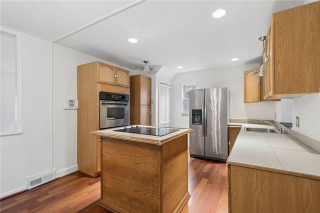 1169 Mccabe St, Stanton Heights, PA 15201