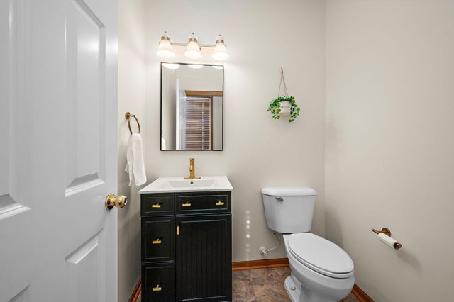 1764 Fescue Court, Shakopee, MN 55379