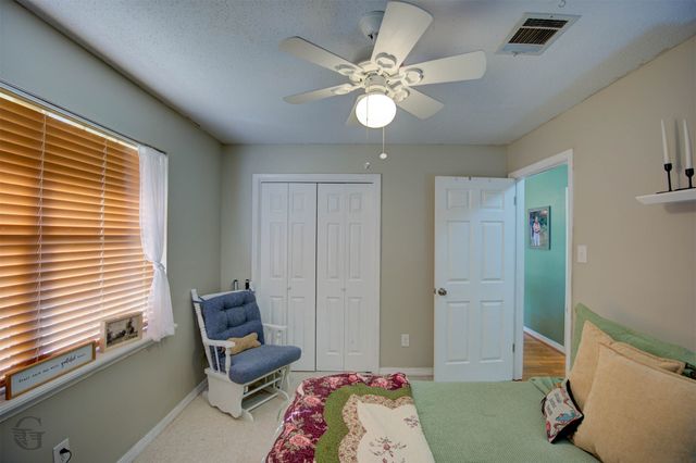 5214 Lauri Lane, Bossier City, LA 71112