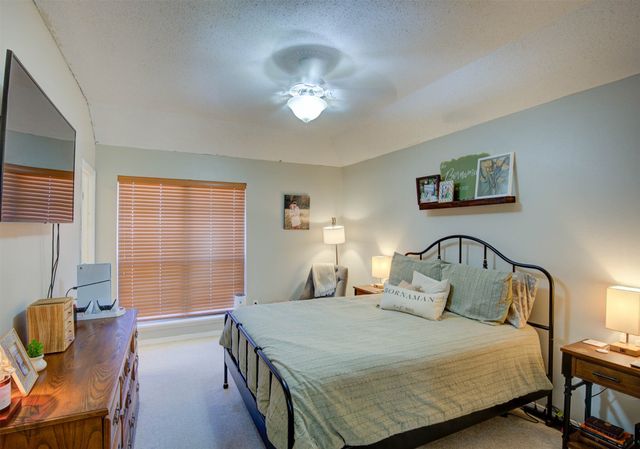 5214 Lauri Lane, Bossier City, LA 71112