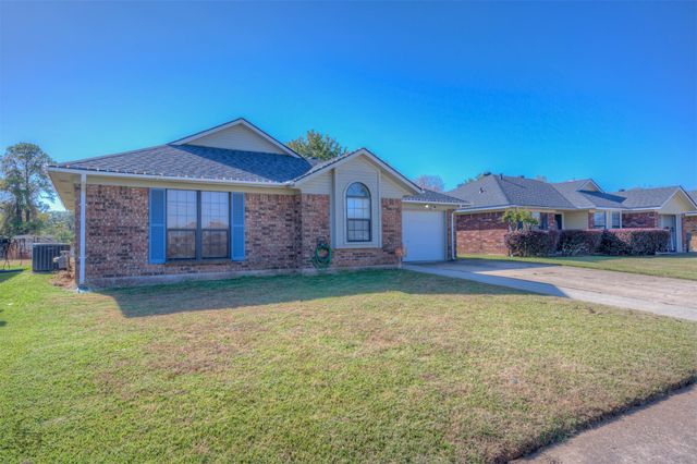 5214 Lauri Lane, Bossier City, LA 71112