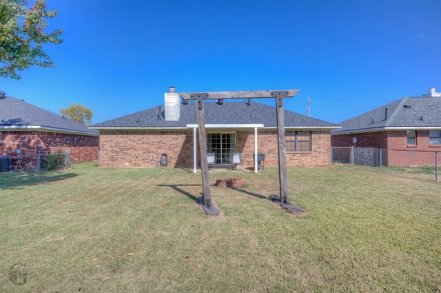 5214 Lauri Lane, Bossier City, LA 71112