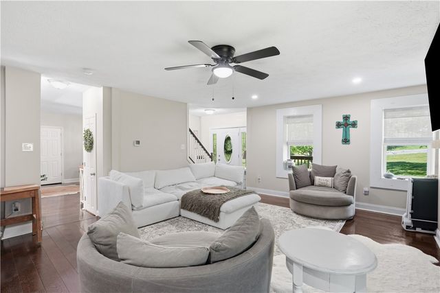 2416 Magee Road Ext, Franklin Park, PA 15143