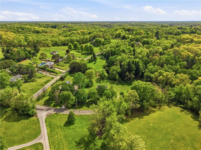 2416 Magee Road Ext, Franklin Park, PA 15143