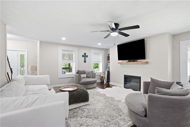 2416 Magee Road Ext, Franklin Park, PA 15143