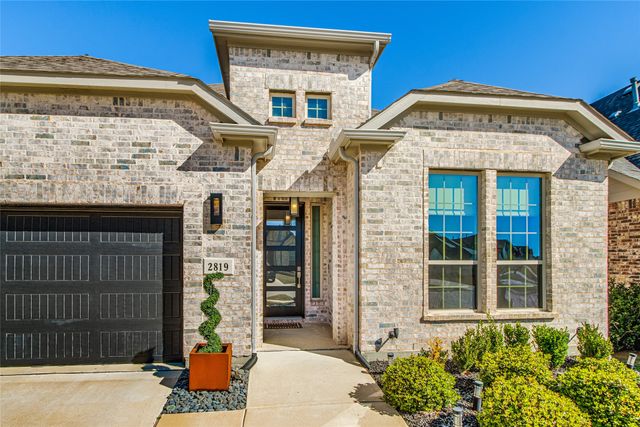 2819 Silver Leaf Drive, Northlake, TX 76226
