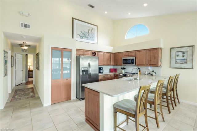 21580 Indian Bayou DR 582, Fort Myers Beach, FL 33931