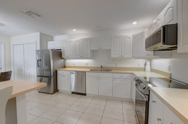 2177 SE 1st Street A, Boynton Beach, FL 33435