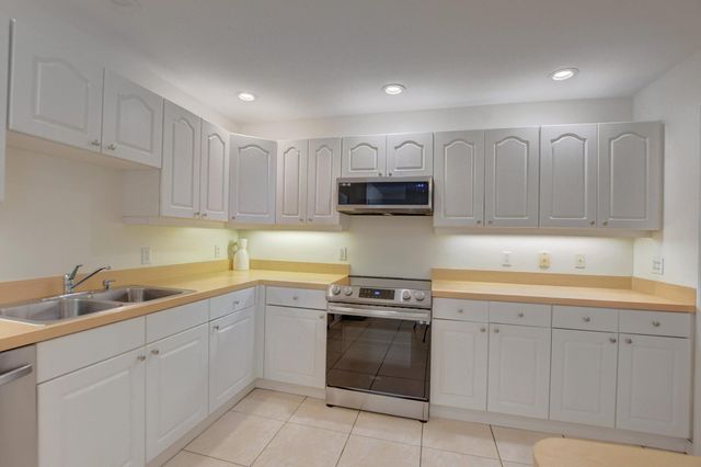 2177 SE 1st Street A, Boynton Beach, FL 33435
