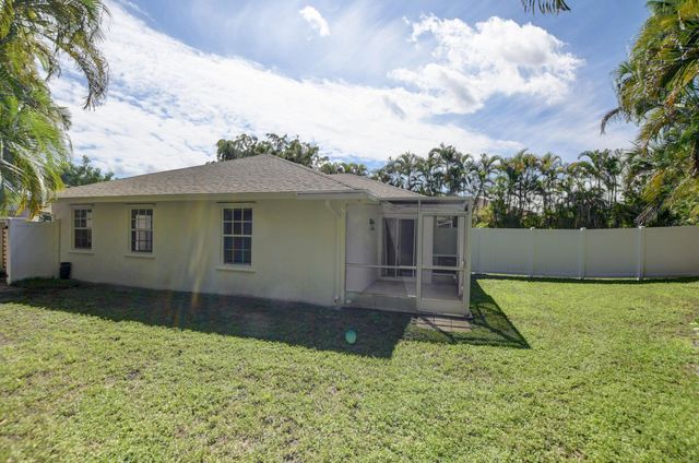 2177 SE 1st Street A, Boynton Beach, FL 33435