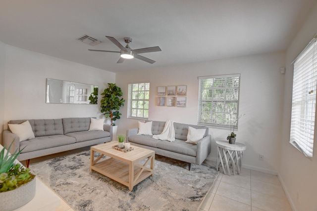 2177 SE 1st Street A, Boynton Beach, FL 33435