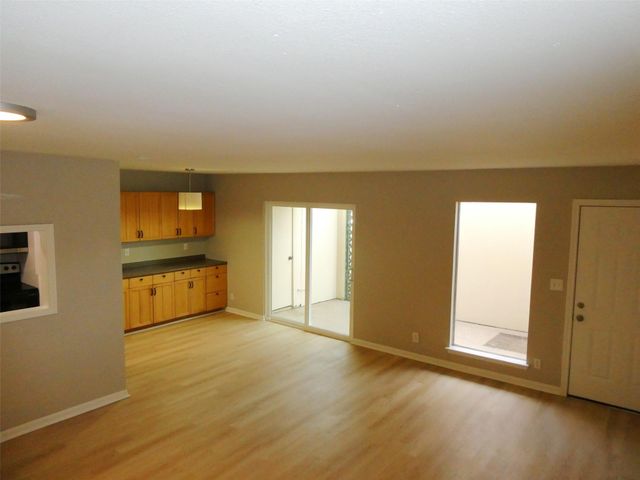 6718 SILVERMINE DR 103, Austin, TX 78736