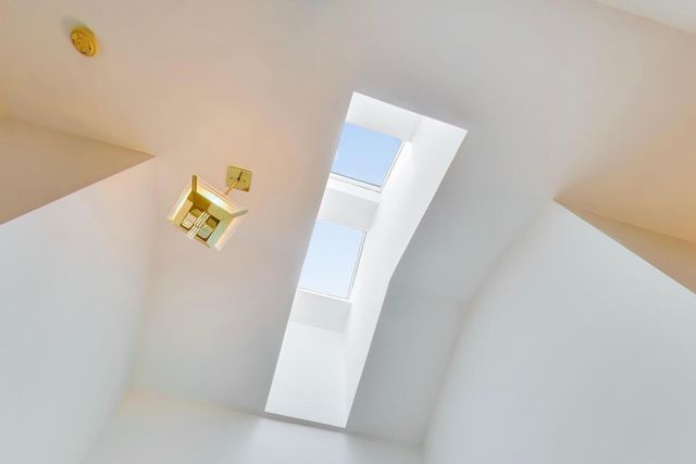 943 W Essex Place, Arlington Heights, IL 60004