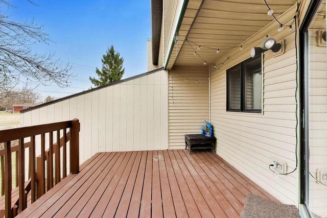 943 W Essex Place, Arlington Heights, IL 60004