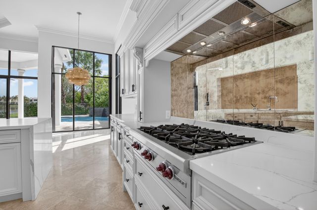 17921 Villa Club Way, Boca Raton, FL 33496