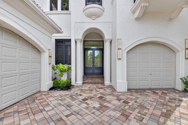 17921 Villa Club Way, Boca Raton, FL 33496