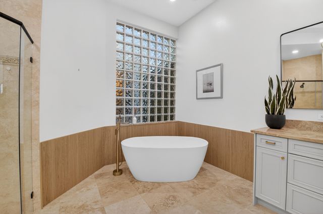 17921 Villa Club Way, Boca Raton, FL 33496