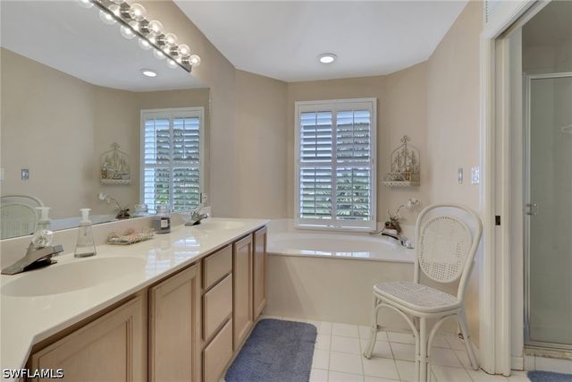 4198 BAY BEACH LN 113, Fort Myers Beach, FL 33931