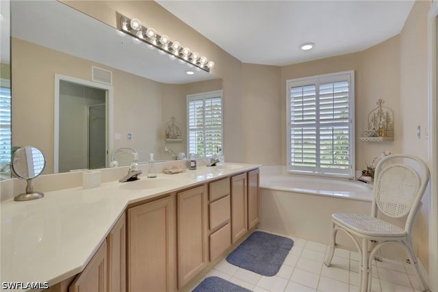 4198 BAY BEACH LN 113, Fort Myers Beach, FL 33931