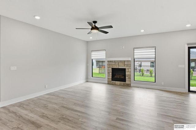 5421 N 209th Street, Elkhorn, NE 68022