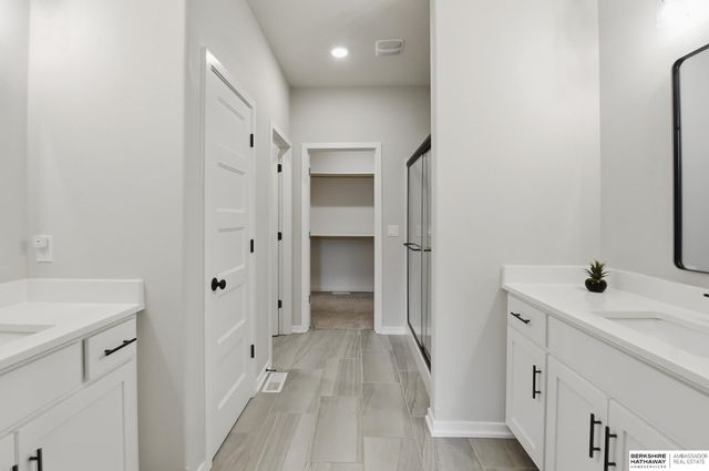 5421 N 209th Street, Elkhorn, NE 68022