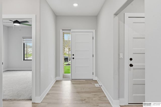5421 N 209th Street, Elkhorn, NE 68022