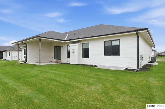 5421 N 209th Street, Elkhorn, NE 68022