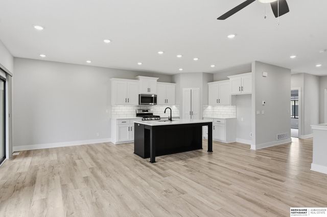 5421 N 209th Street, Elkhorn, NE 68022