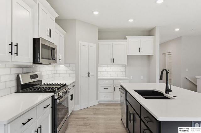 5421 N 209th Street, Elkhorn, NE 68022