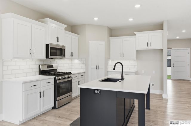 5421 N 209th Street, Elkhorn, NE 68022