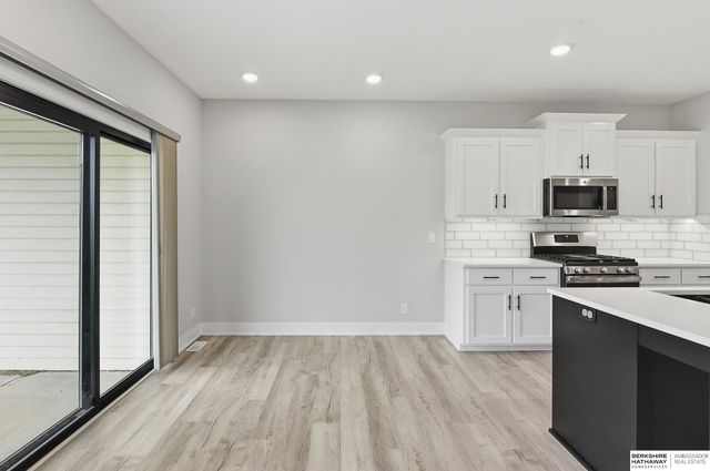 5421 N 209th Street, Elkhorn, NE 68022