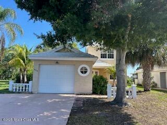 834 Wateroak Drive NE, Palm Bay, FL 32905