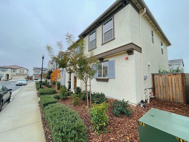 8250 Ocho Way, Elk Grove, CA 95757