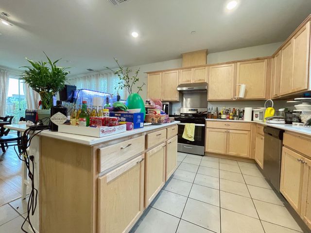 8250 Ocho Way, Elk Grove, CA 95757