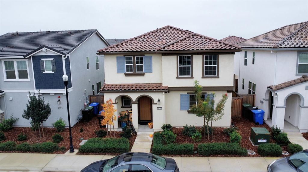 8250 Ocho Way, Elk Grove, CA 95757