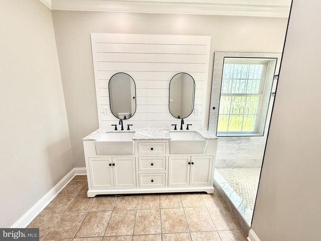 5 PERKINS LN, Stafford, VA 22554