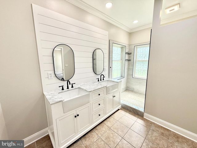 5 PERKINS LN, Stafford, VA 22554