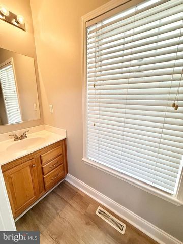 5 PERKINS LN, Stafford, VA 22554