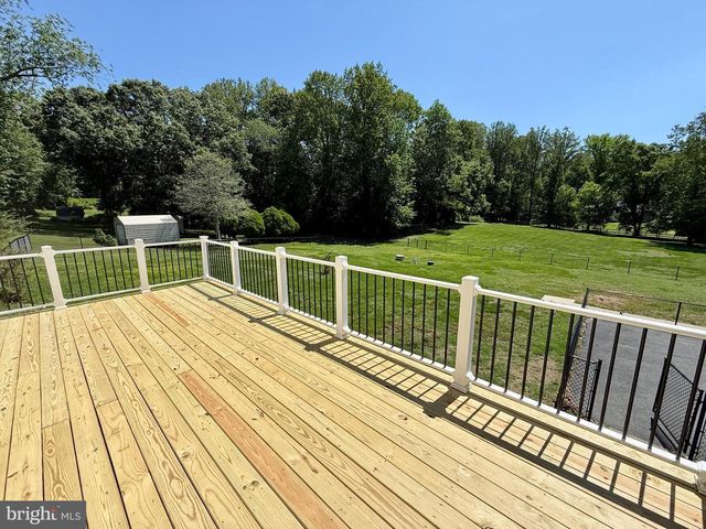 5 PERKINS LN, Stafford, VA 22554